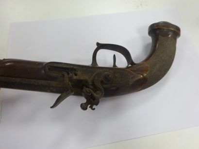 Paire de pistolets d'officier à silex.

Canons...