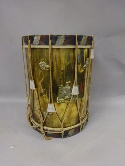 Tambour de grenadier.

Feuille de laiton...