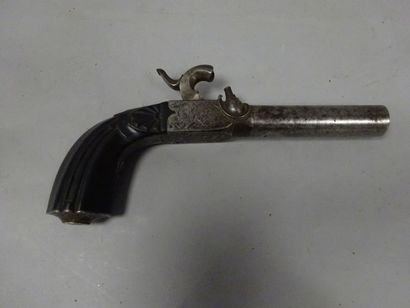 Petit pistolet à coffre à piston.

Canon...