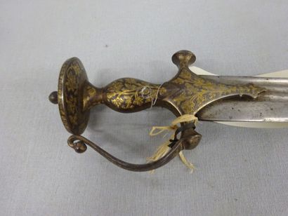INDE

Sabre dit Taloir.
Garde en fer à une...