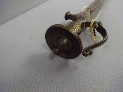 INDE

Sabre dit Taloir.
Garde en fer à une...