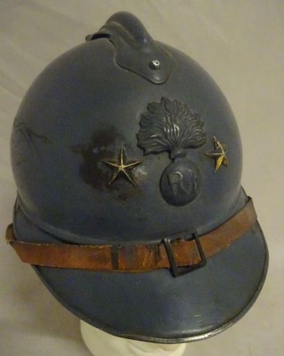 Casque Adrian modèle 1915 de Général de Brigade.

Couleur...