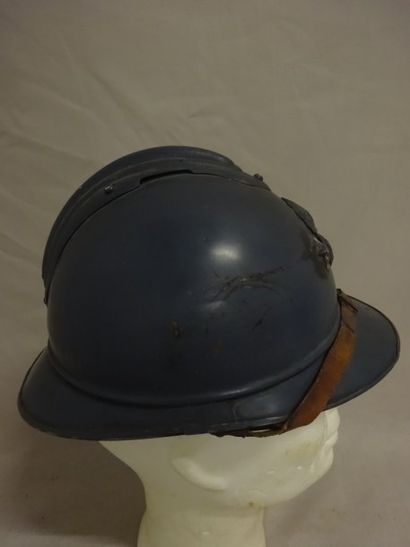 Casque Adrian modèle 1915 de Général de Brigade.

Couleur...