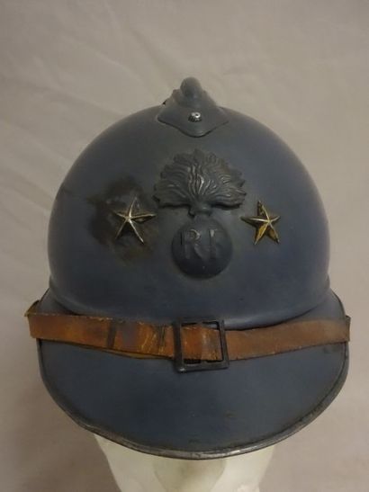 Casque Adrian modèle 1915 de Général de Brigade.

Couleur...