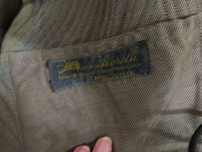 Lot de vêtements militaires :

- deux vestes...