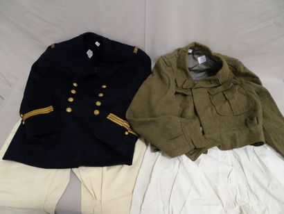 Lot de vêtements militaires :

- deux vestes...