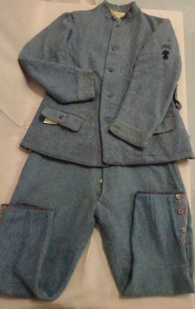 Tenue bleue horizon (tunique et pantalon)...