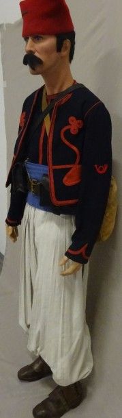 Mannequin d'un Zouave du 3ème Régiment.

Avec...