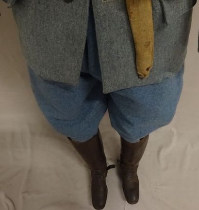 Mannequin d'un soldat du 5ème Génie.

Avec...