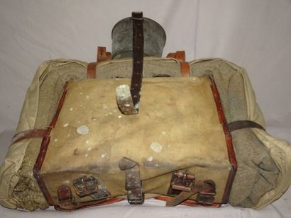 Sac à dos en toile avec pelle, vache à eau,...
