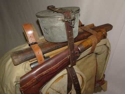 Sac à dos en toile avec pelle, vache à eau,...