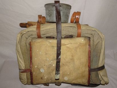 Sac à dos en toile avec pelle, vache à eau,...