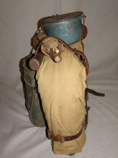 Sac à dos comprenant : bouteillon, gamelle,...