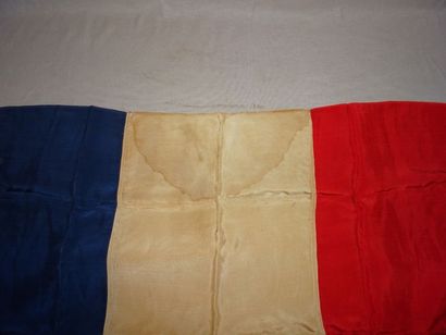 Lot d'éléments d'équipements militaires :

-...
