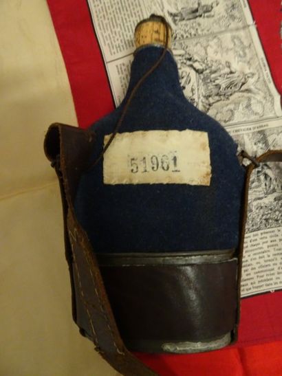Lot d'éléments d'équipements militaires :

-...