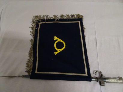 Lot d'équipements militaires :

- une plaque...