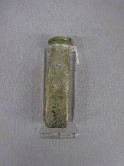 Lot de verreries :

- Bouteille.

Ier-IIème...