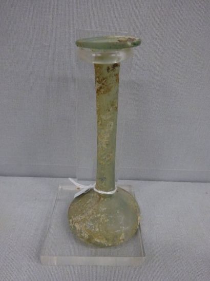 Unguentarium en verre.

IIème siècle après...