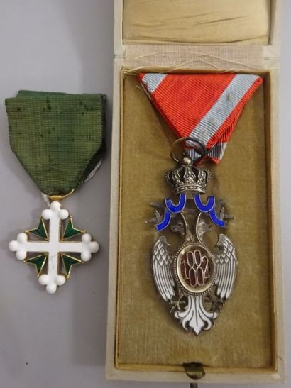 Deux décorations :

ITALIE.

Ordre de Saint...