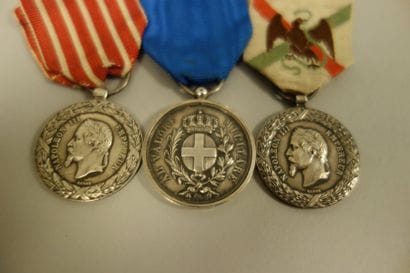 Lot de quatre Médailles en argent (800),...