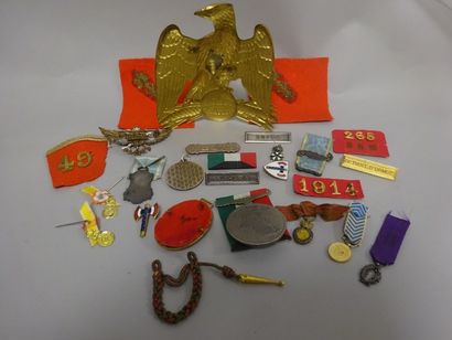 Lot de divers :

- Plaque de shako 