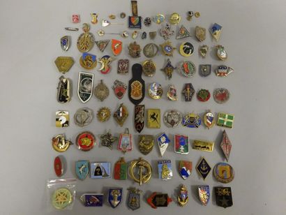 Diverses armes.

Lot de 80 pièces.

Différentes...