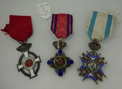 - SERBIE

Ordre de Saint Sava. 

Croix de...