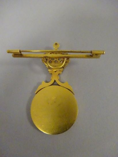 Broche-barrette en or jaune (750) et diamants...