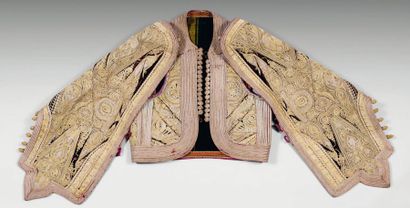 Gilet de cérémonie, kentûch, agrémenté de...
