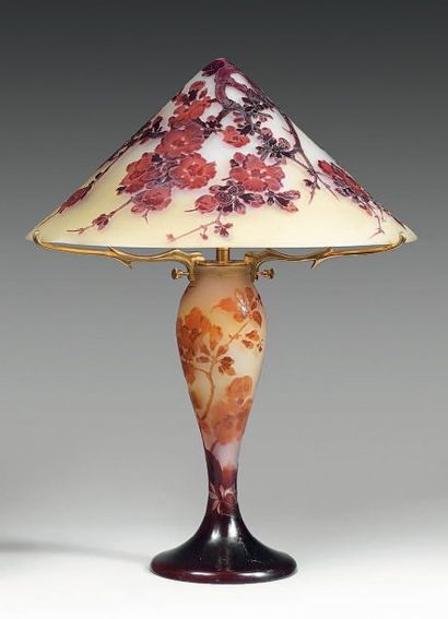 Emile GALLÉ (1846-1903)
Lampe de table, assemblage...