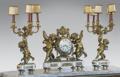 Garniture de cheminée en bronze doré et marbre...