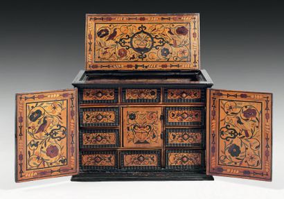 Cabinet de voyage de forme rectangulaire...