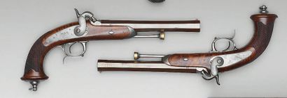 Paire de pistolets à percussion d'officier...