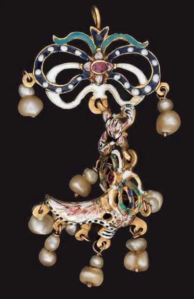 Pendentif de style renaissance en or jaune...