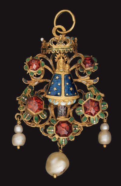 Pendentif de style renaissance en or jaune...