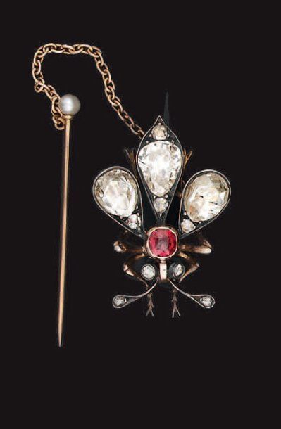 Broche en argent et or jaune stylisée d'un...
