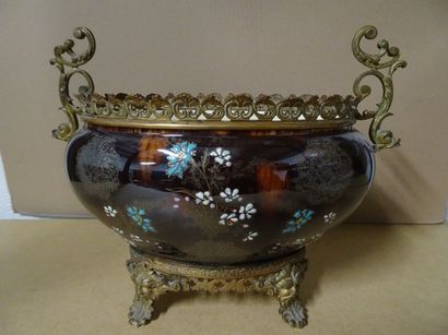 Coupe jardinière ovale en faïence fine à...