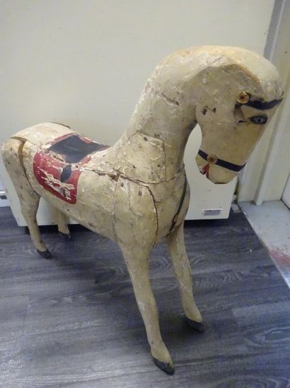 Cheval d'enfant ou de manège en bois sculpté...