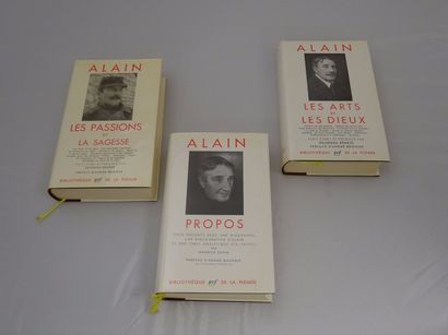 Lot comprenant trois volumes de la Pleiade...