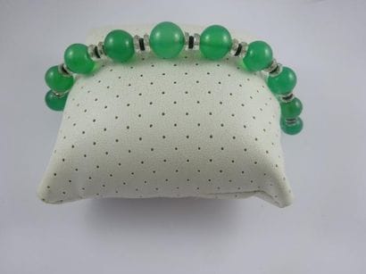 Collier de perles d'agate verte baignée en...