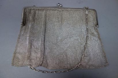Sac du soir en métal et mailles de métal.

Fermoir...