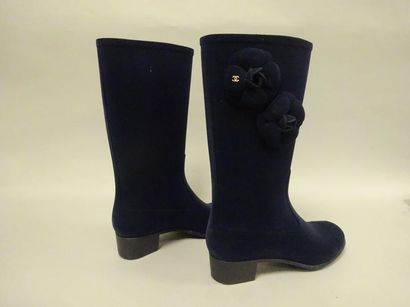 CHANEL


Bottes de pluie bleu marine. 

Pointure...