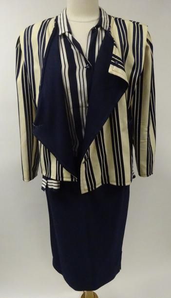 COURREGES


Ensemble comprenant :

- une...