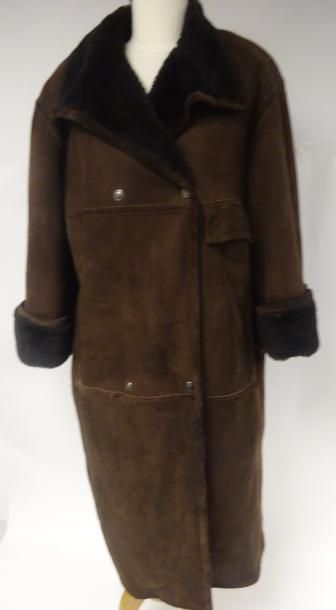 CHRISTIAN DIOR


Boutique Fourrure.

Manteau...