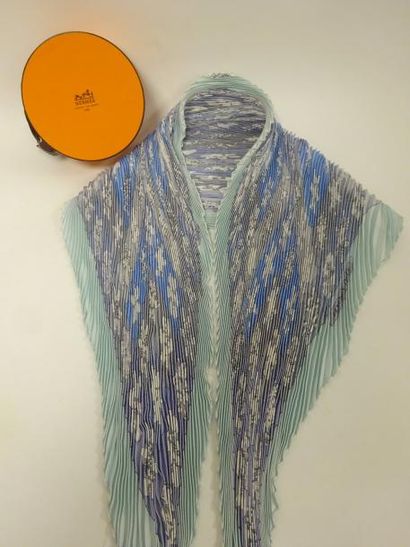 HERMES.


Carré plissé en twill de soie 