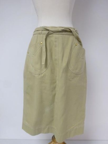 HERMES
Jupe en coton côtelé beige. 

Taille...