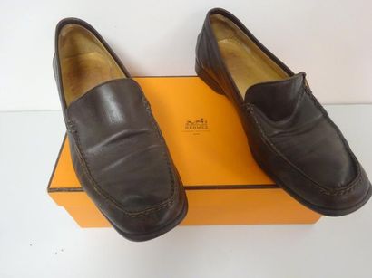 HERMES


Paire de mocassins en cuir brun....
