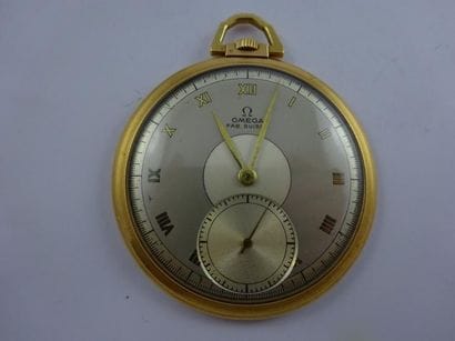 OMEGA


Montre de gousset plate en or jaune...