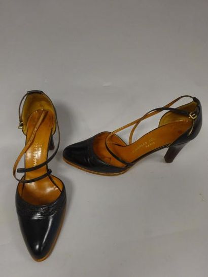 CHARLES JOURDAN


Paire de chaussures en...