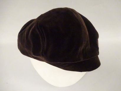 Yves SAINT LAURENT Rive Gauche


Béret en...